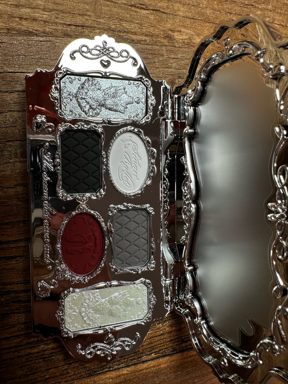 Flower knows Ornate Silver Decorative Eyeshadow Palette - Women Makeup Eyeshadow